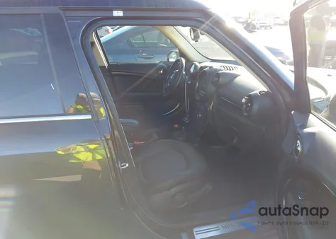 2016 Mini Countryman Cooper из США, поврежденный, VIN WMWZB3C54GWR49176